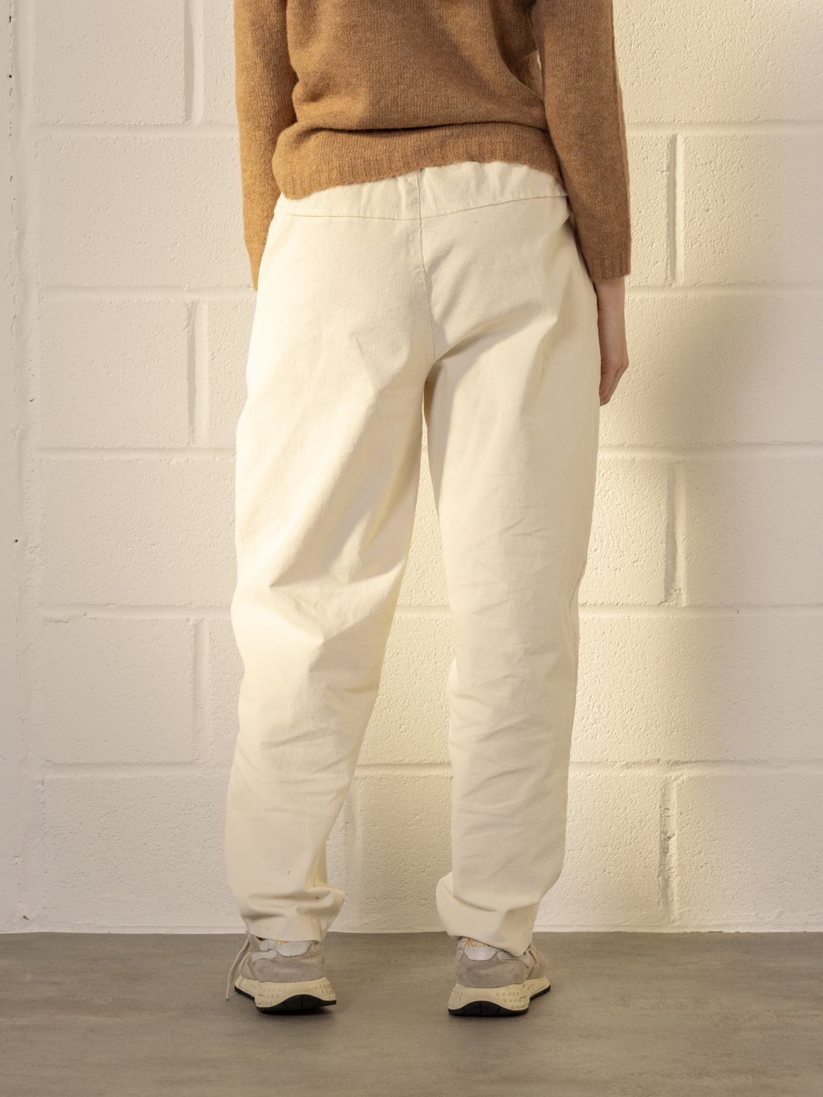 Momfit stretch micro-corduroy trousers  Marfil colour