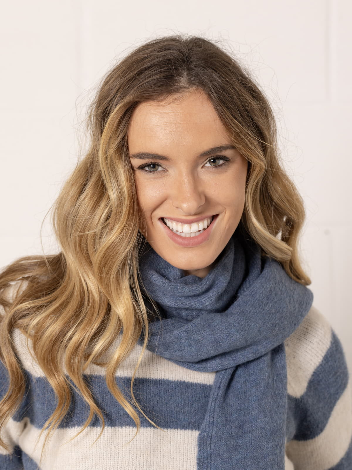 Bufanda soft con lana color Azul