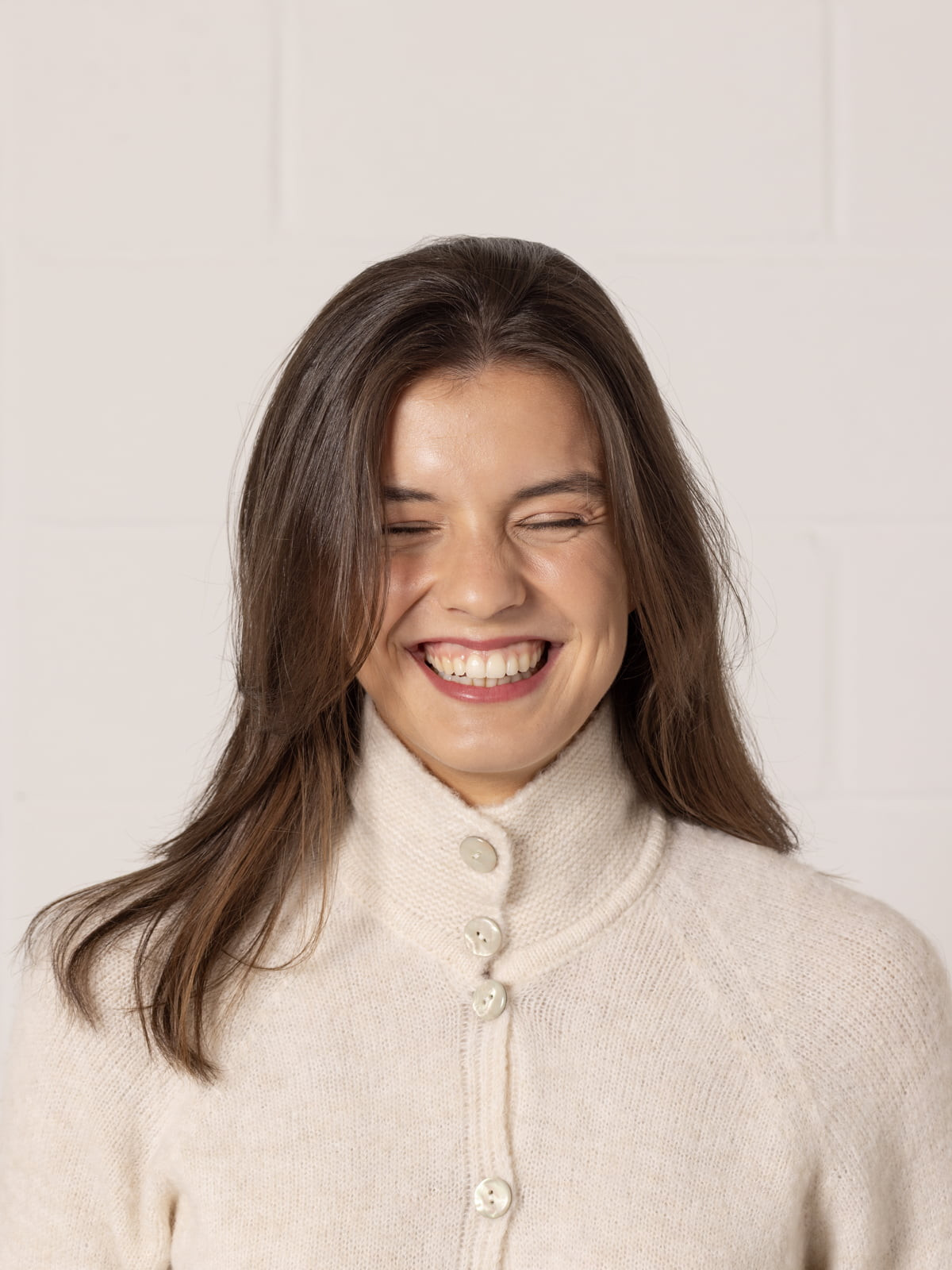 Soft wool knitted jacket Marfil colour