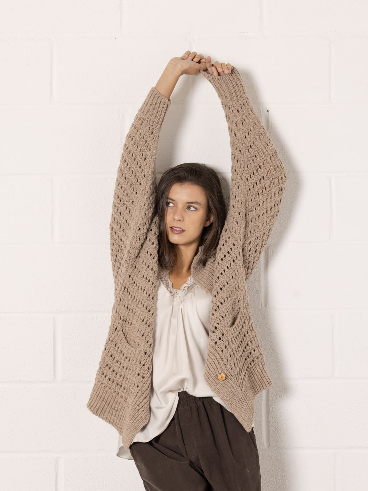 Oversized knitted jacket  Beige Lightcolour