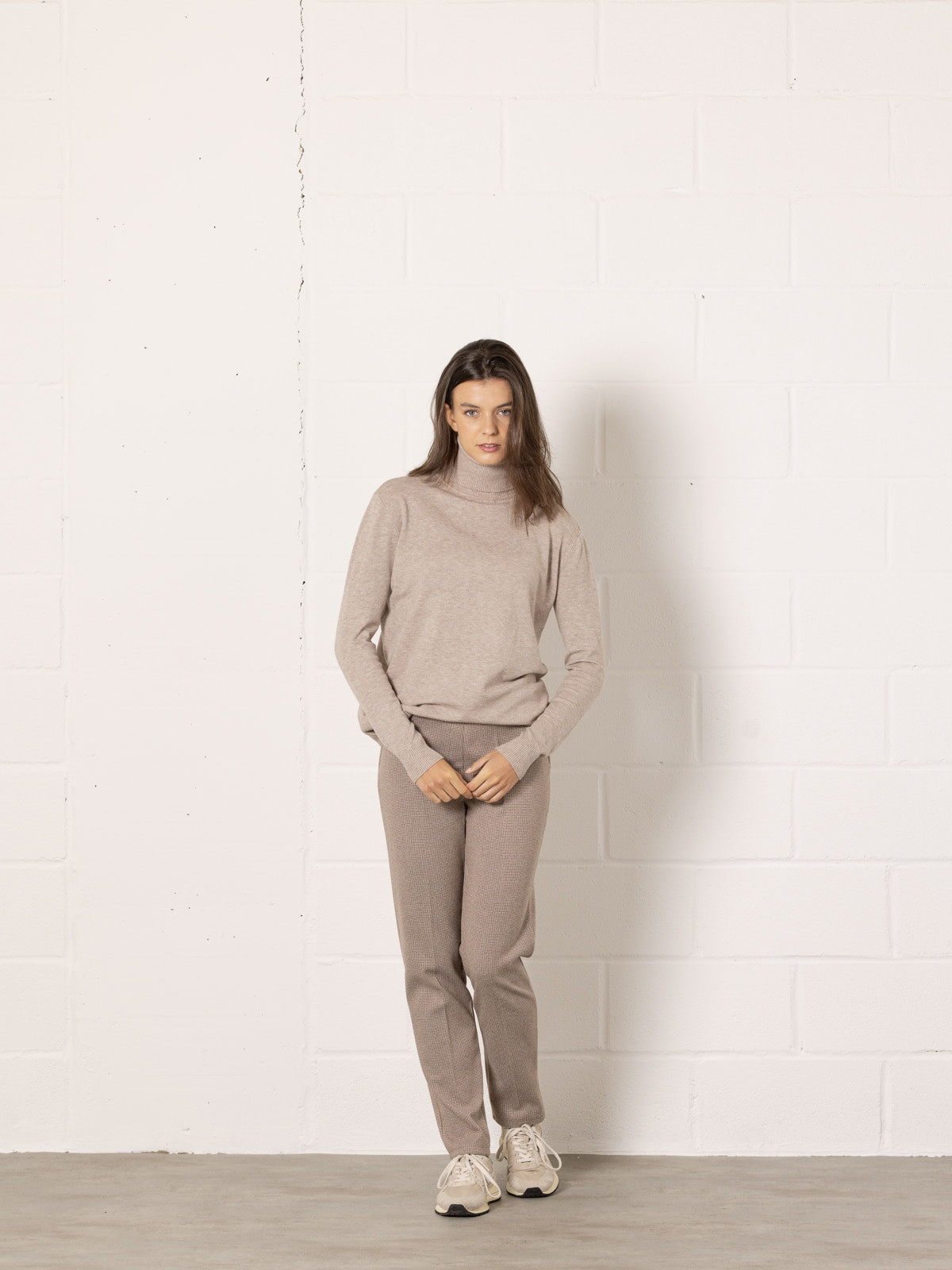 Pantalón office cuadrito soft color Taupe