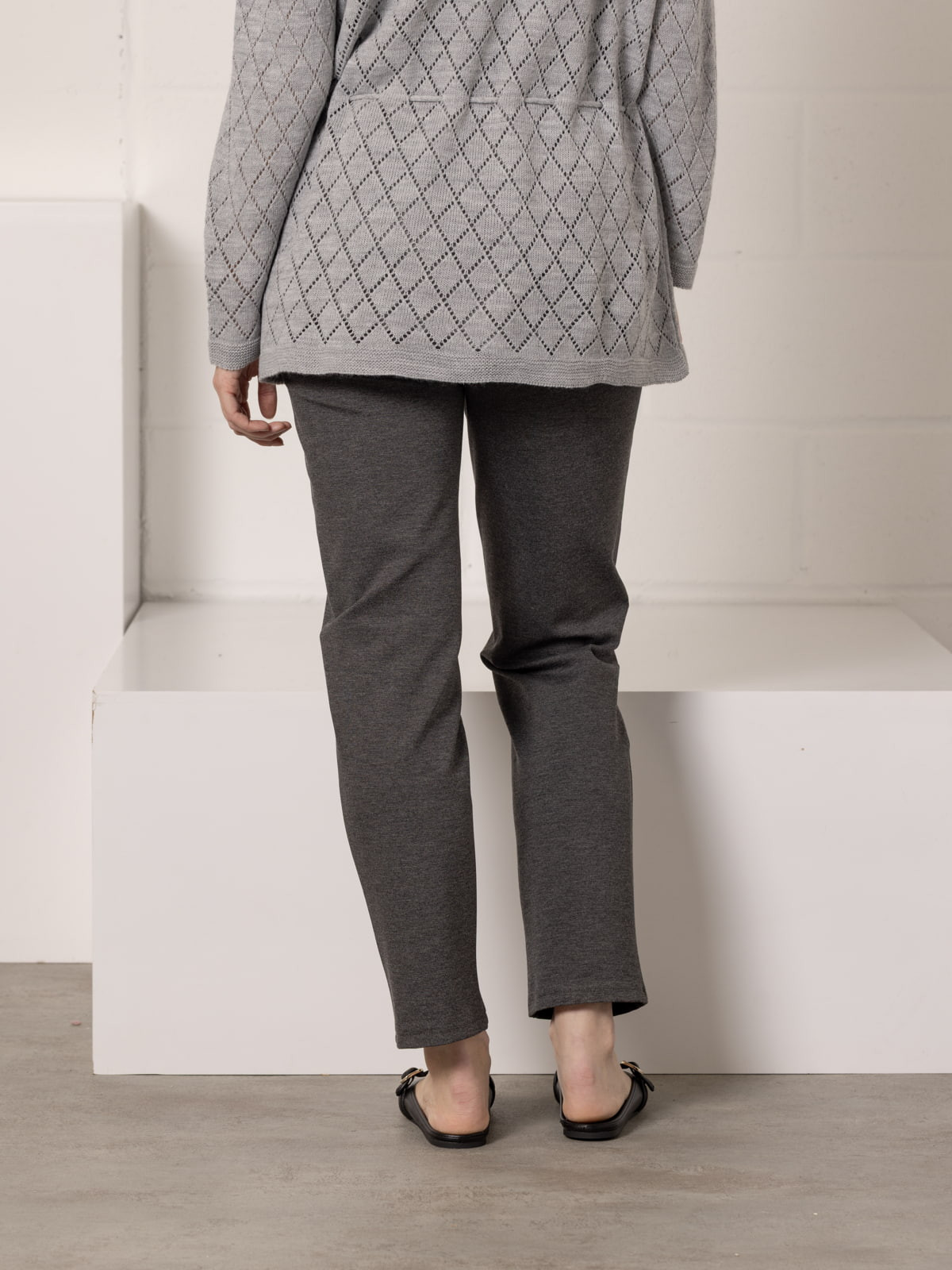 Pantalón confy punto milán color Gris