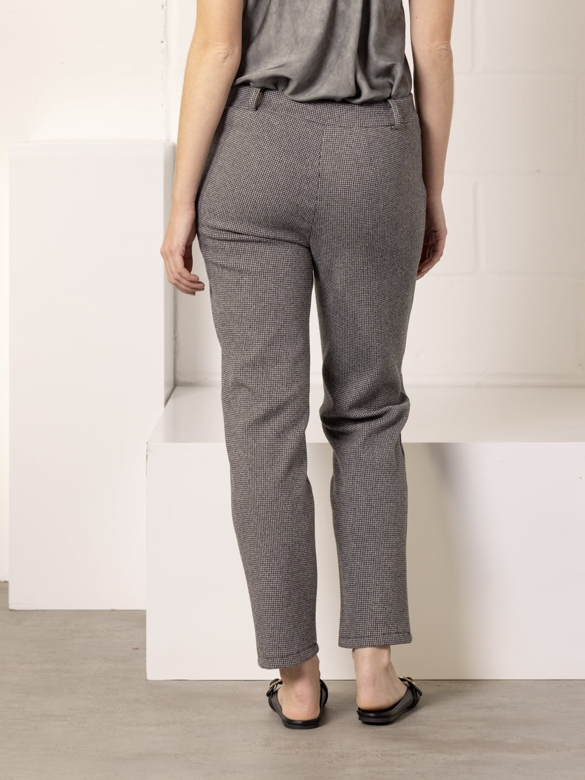 Comfy plaid pants  Black colour