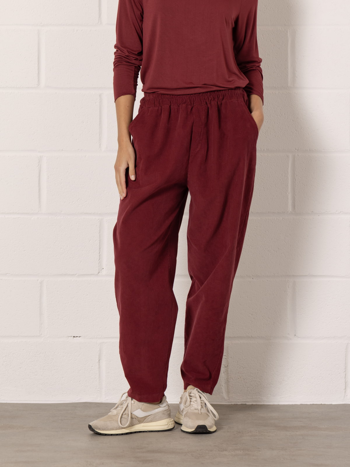 Pantalón micropana sin elástico color Burdeos