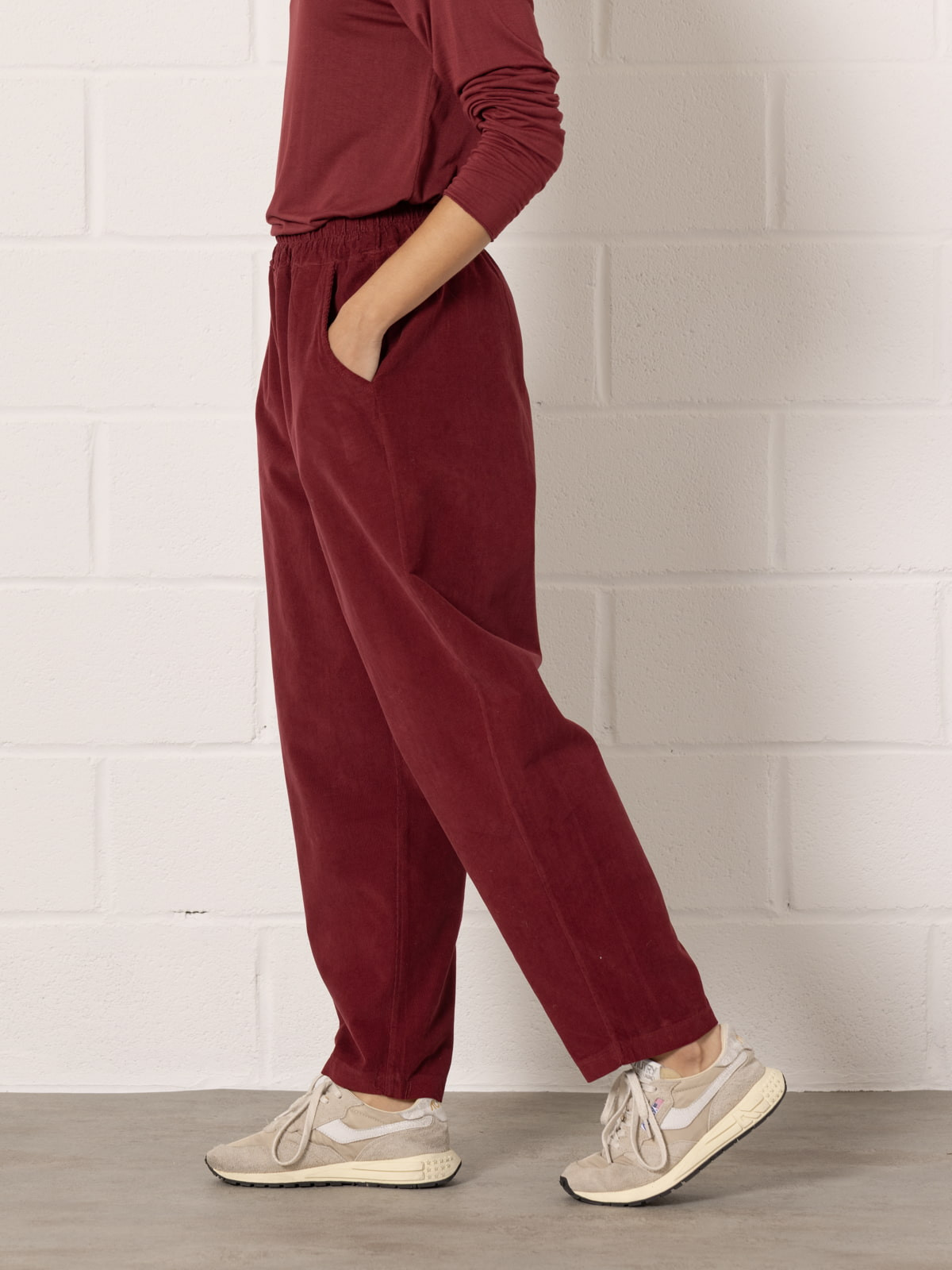 Micro-corduroy trousers without elastic  Bordeaux colour