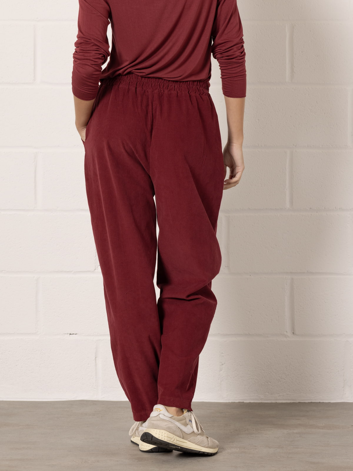 Micro-corduroy trousers without elastic  Bordeaux colour