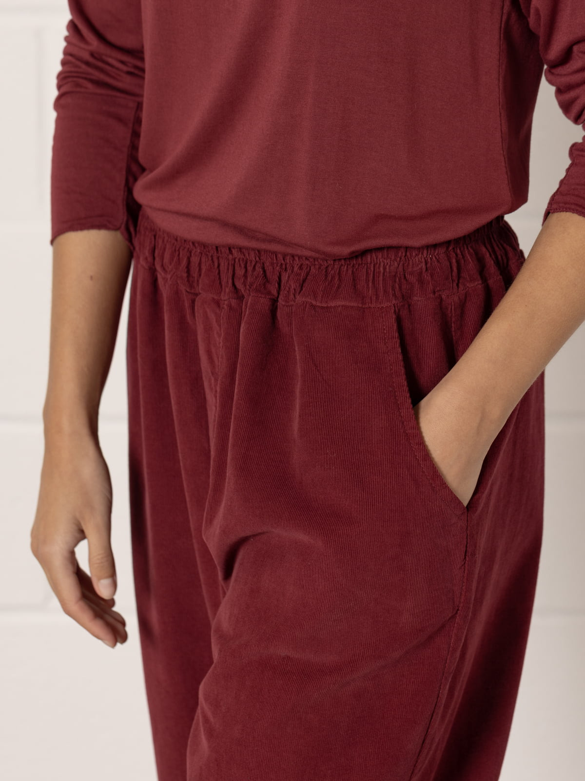 Micro-corduroy trousers without elastic  Bordeaux colour