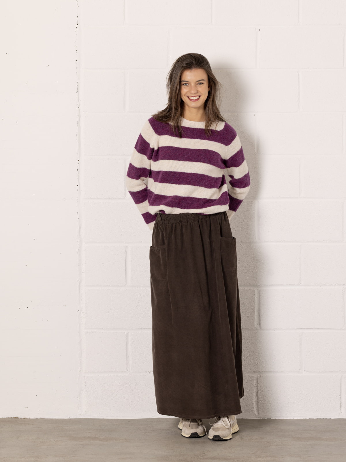 Corduroy skirt with pockets and belt loops  Marrón  colour