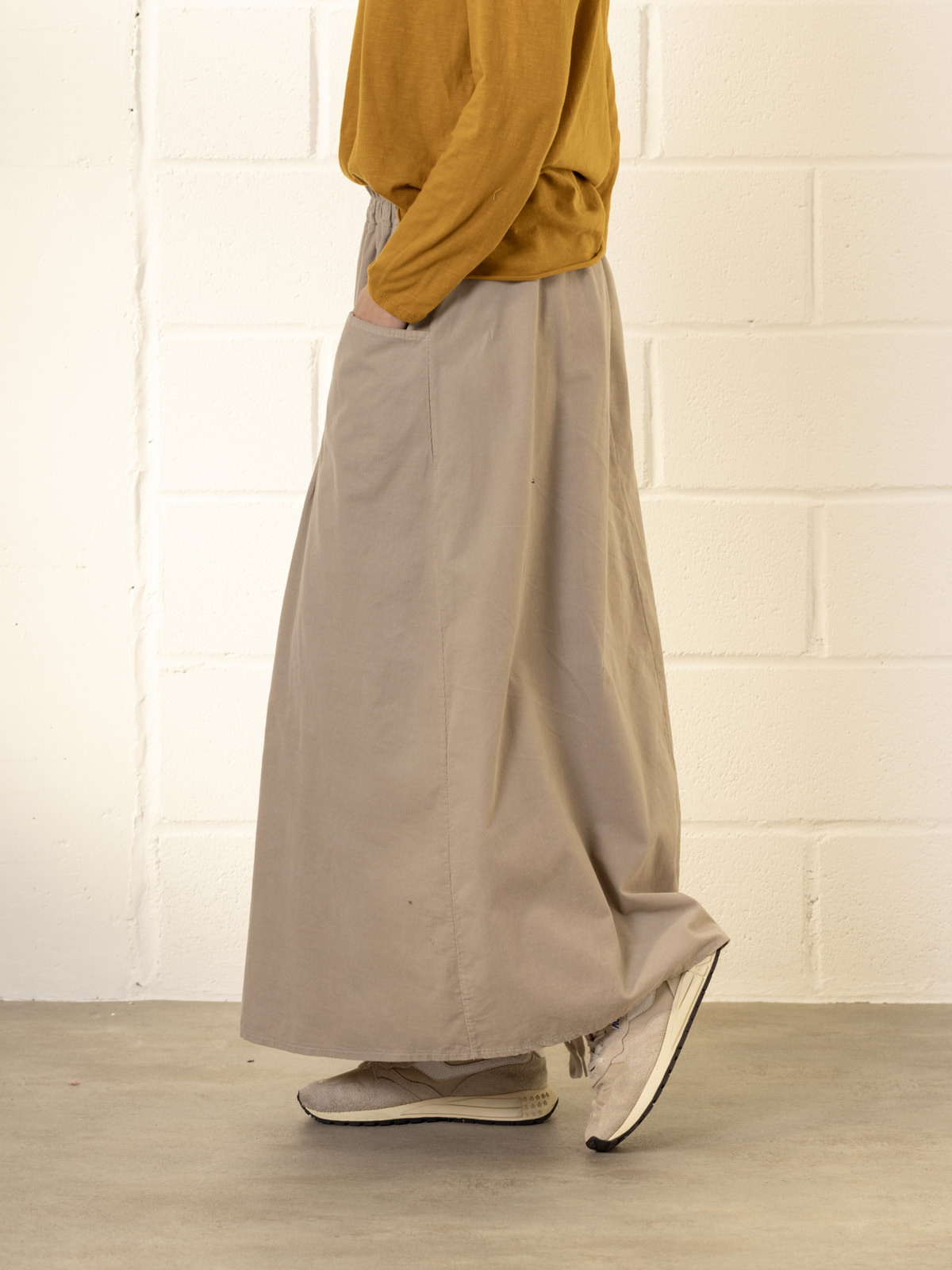 Corduroy skirt with pockets and belt loops  Beige colour