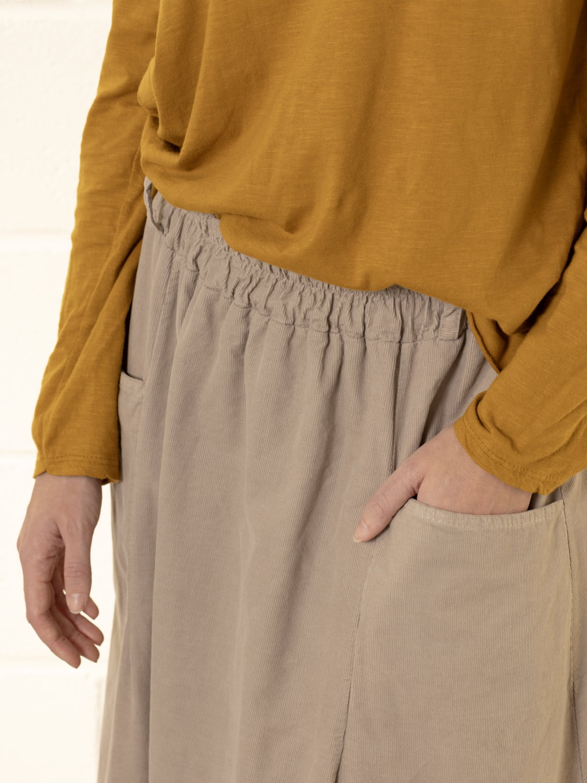 Corduroy skirt with pockets and belt loops  Beige colour