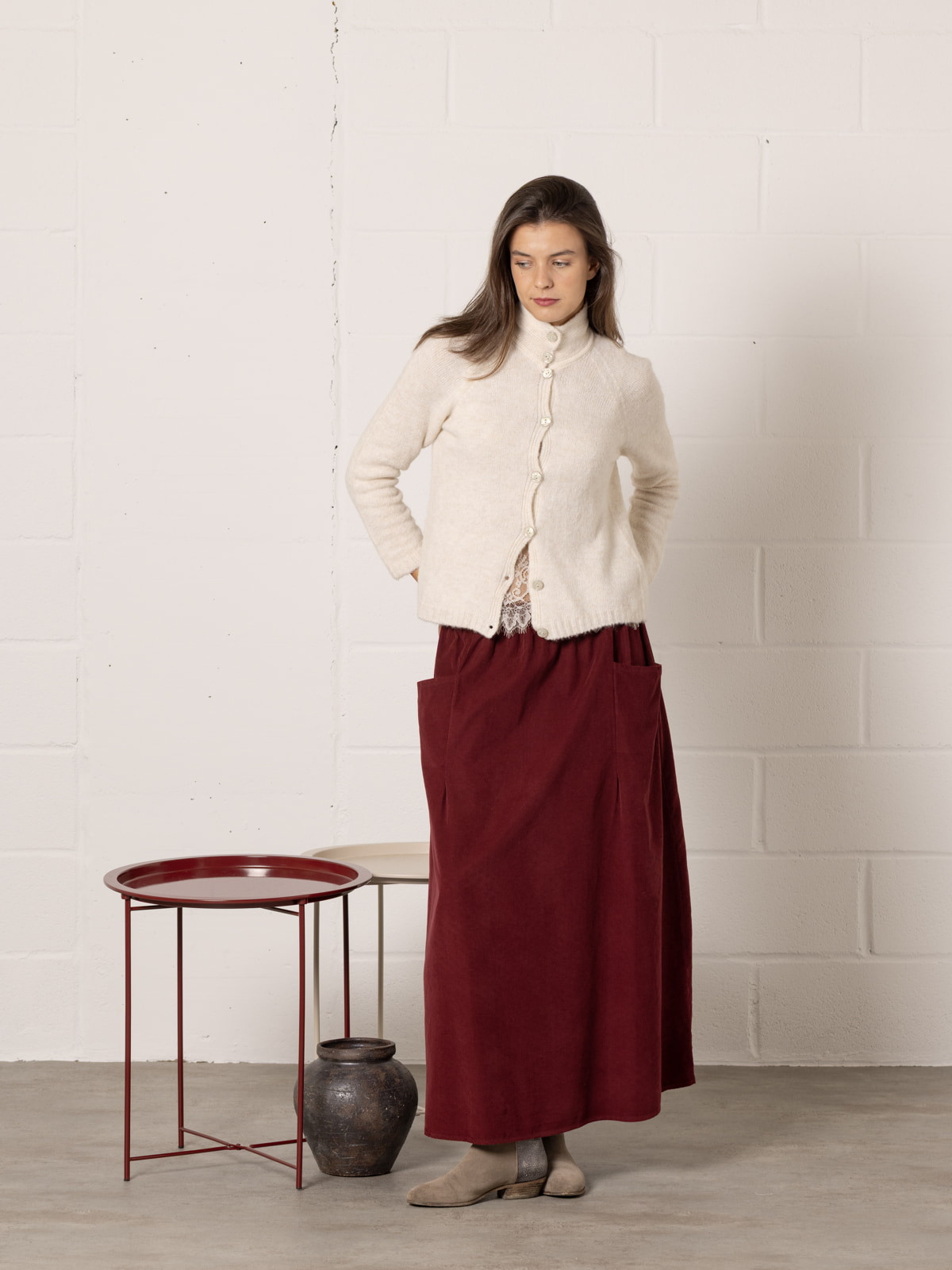 Corduroy skirt with pockets and belt loops  Bordeaux colour