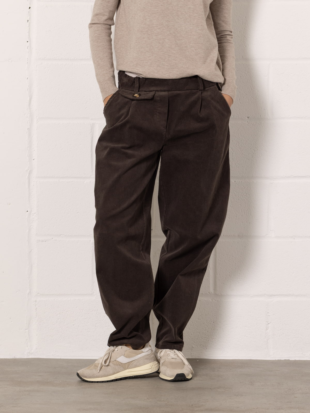 Momfit stretch micro-corduroy trousers  Marrón  colour