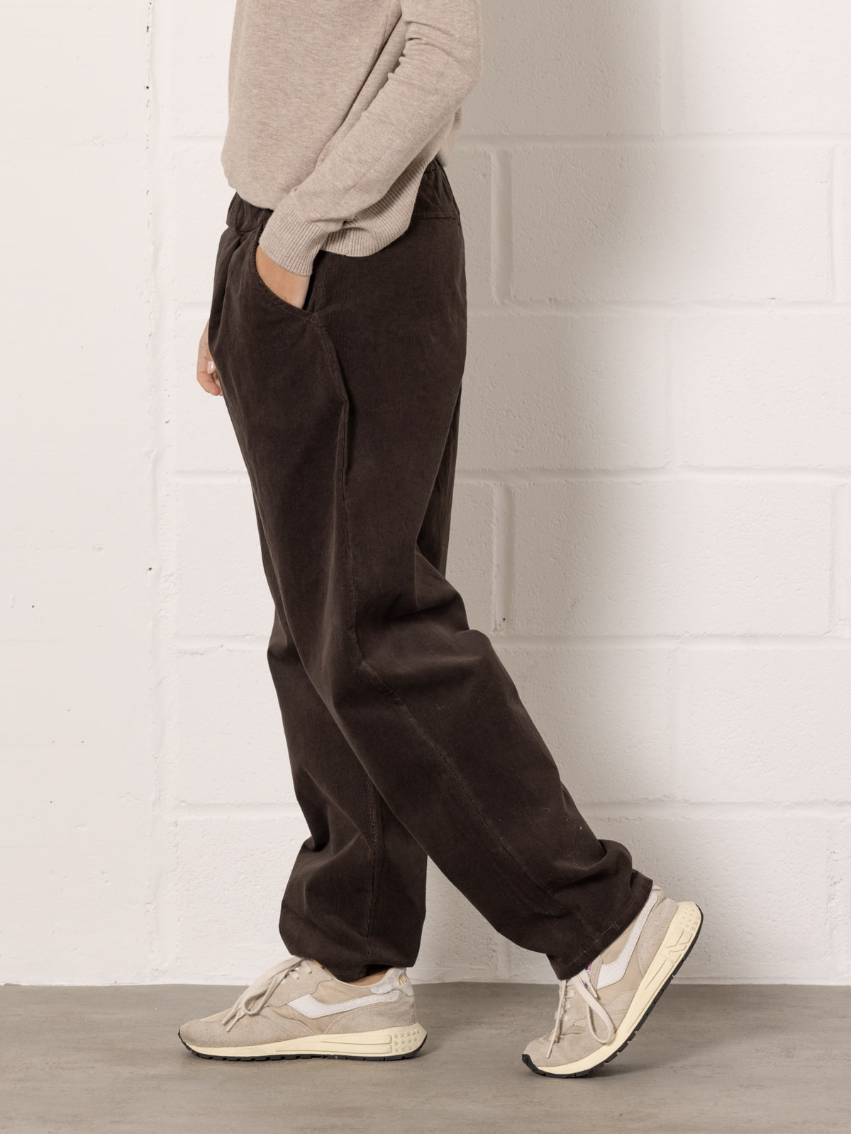 Momfit stretch micro-corduroy trousers  Marrón  colour