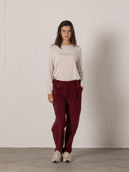 Pantalón micropana elástica momfit color Burdeos