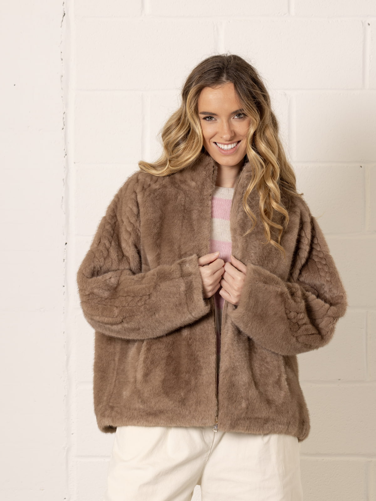 Short faux fur jacket with sleeve print  Camel colour