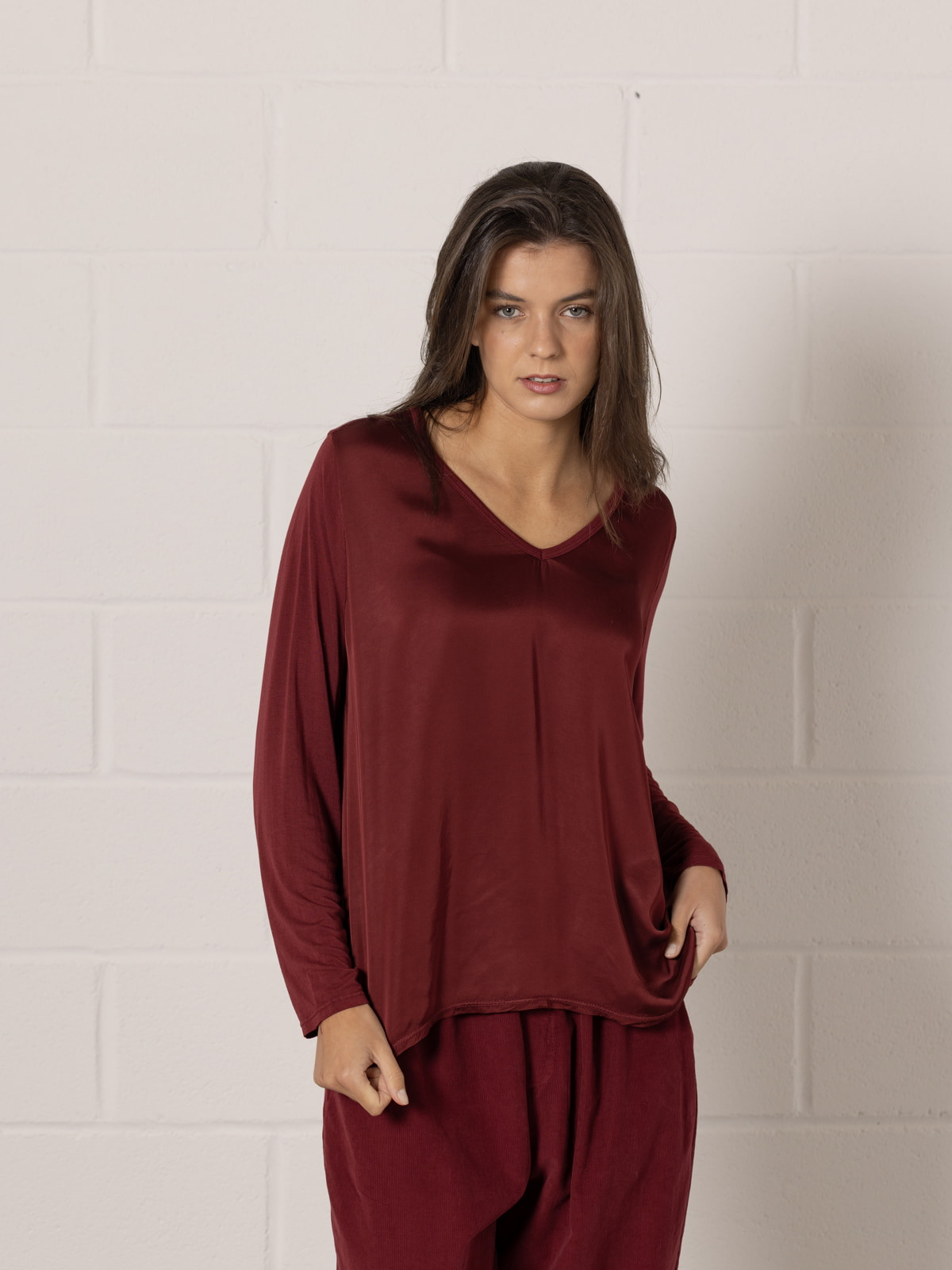 Ecovisco V-neck Flowy T-Shirt  Bordeaux colour