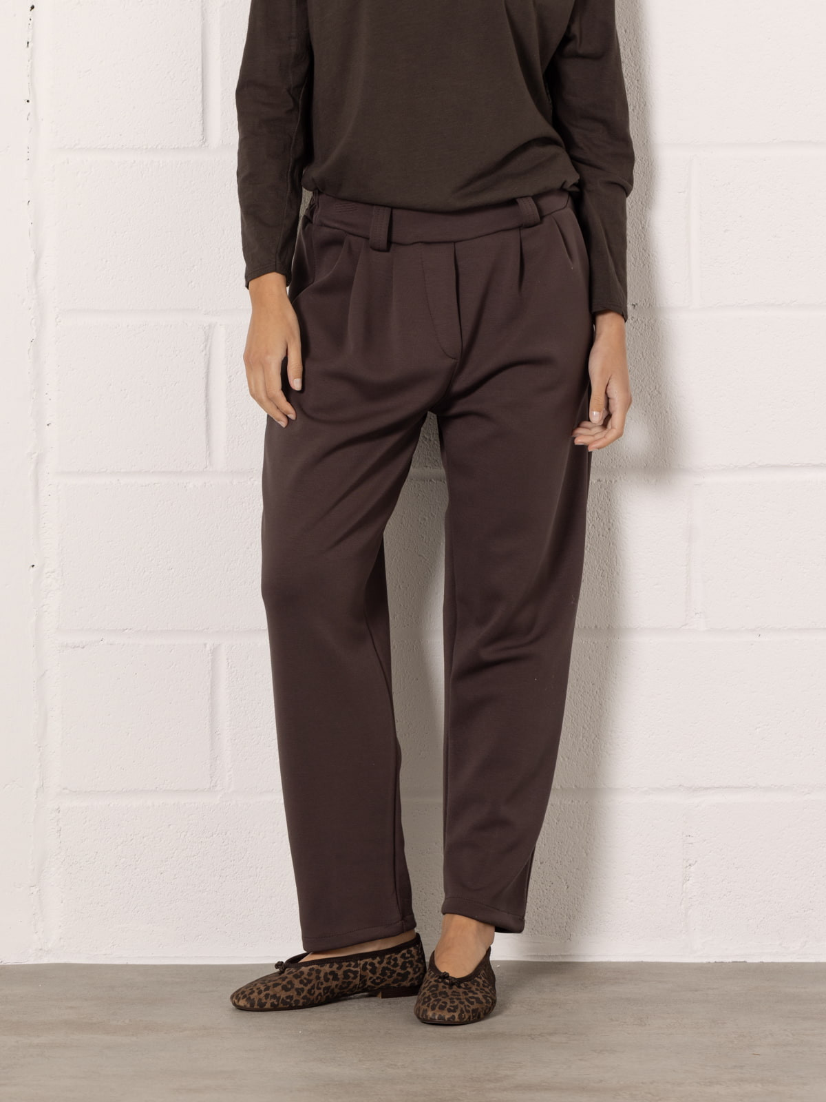 fluid pleated pants  Marrón  colour