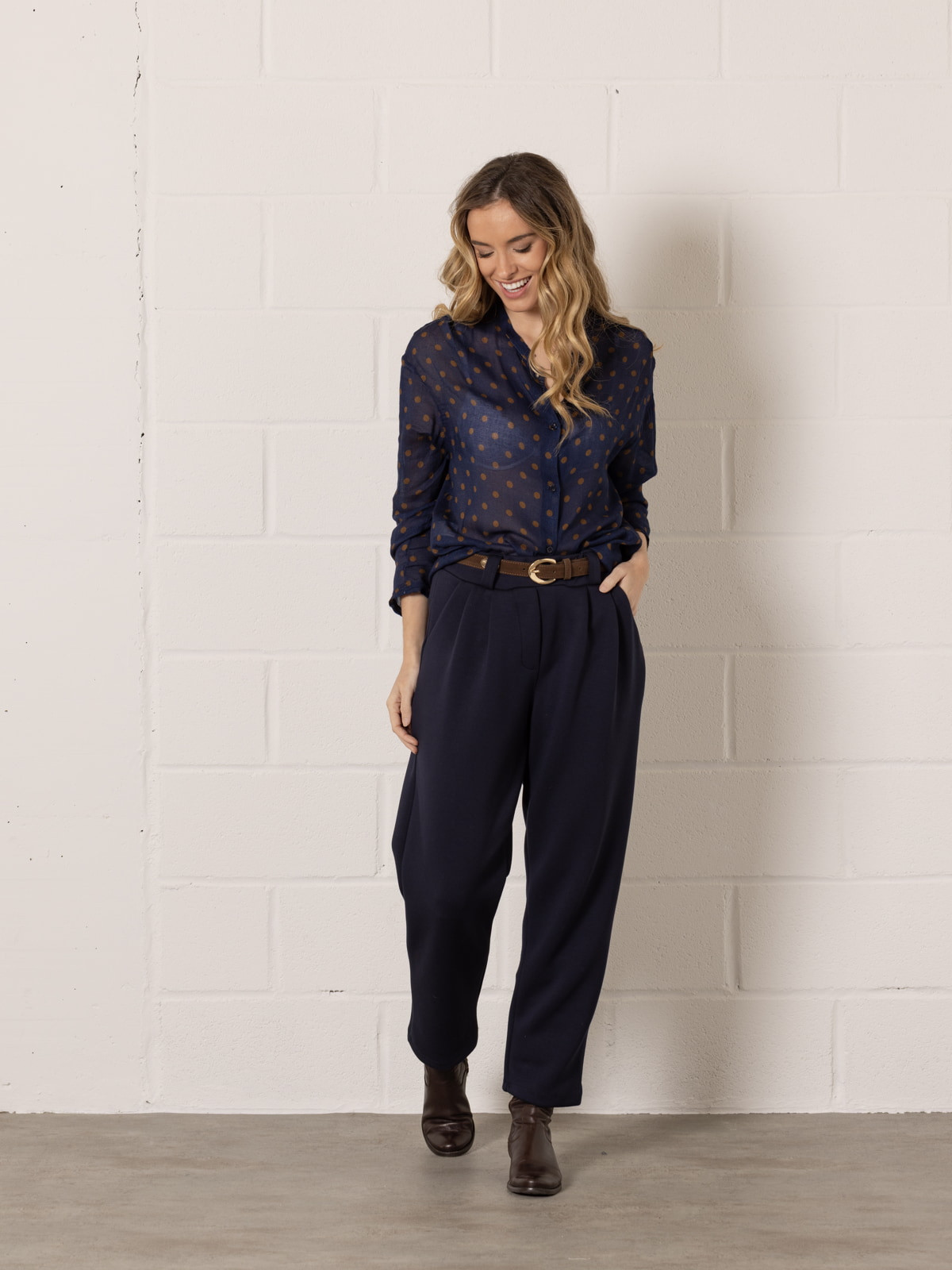 fluid pleated pants  azul noche colour