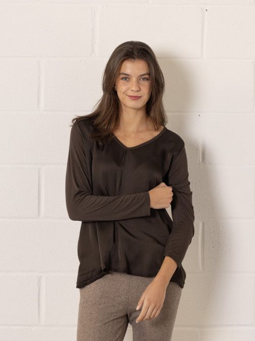 Camiseta fluida escote pico ecovisco color Marrón 