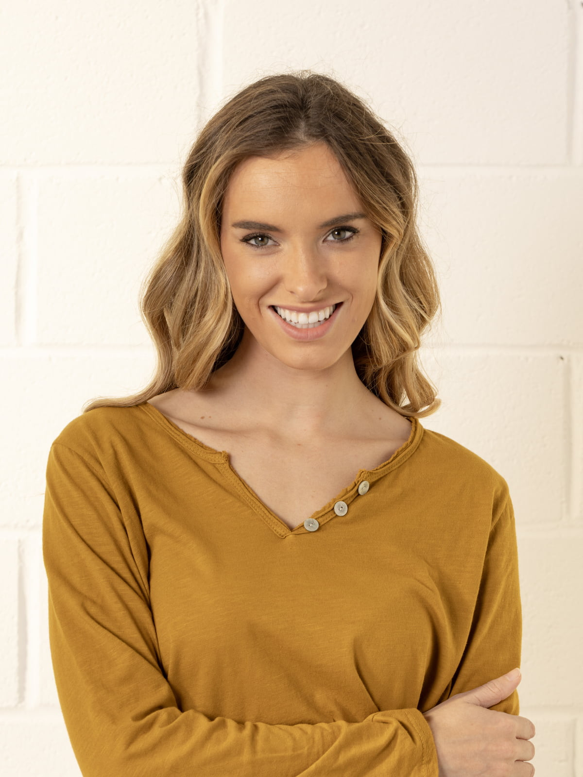 Vintage cotton 3-button t-shirt  Ocher colour