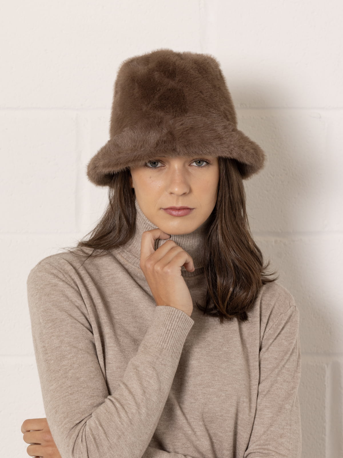 gorro bob eco pelo color Marrón 