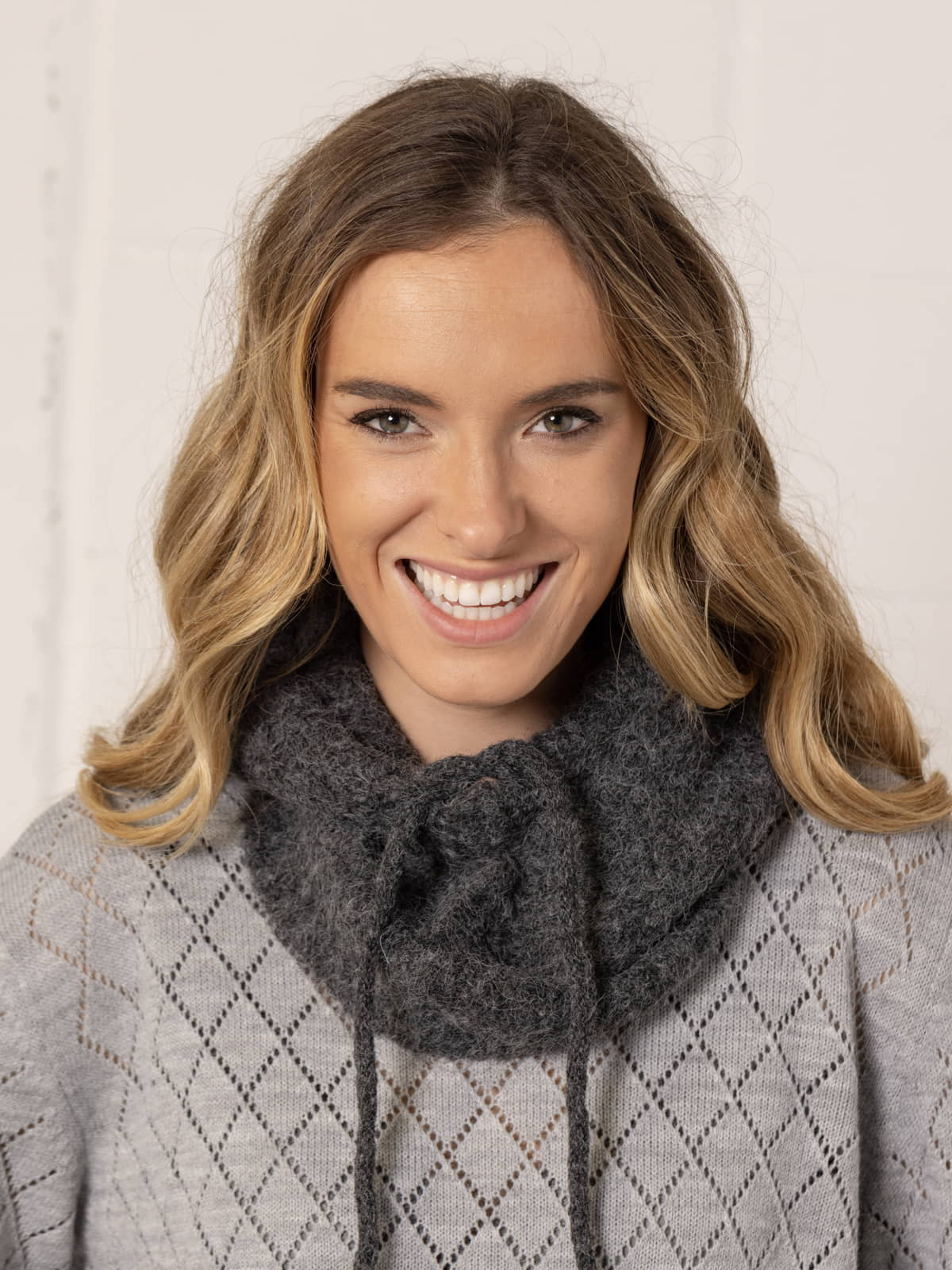 capucha trendy lana color Gris Oscuro